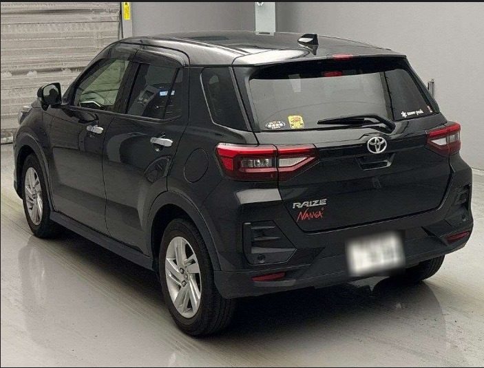 Дополнительный задний ракурс выбранного автомобиля.