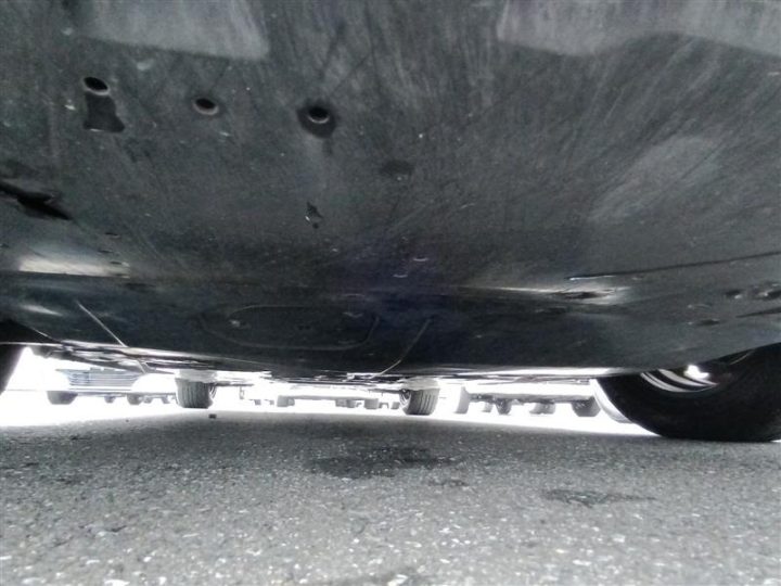 Передняя часть днища Mazda Axela